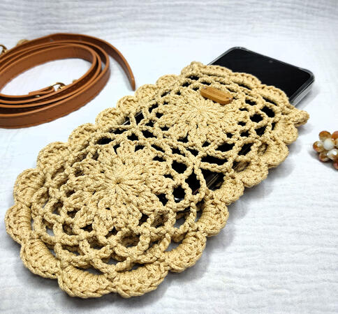 Granny Petals Phone Bag